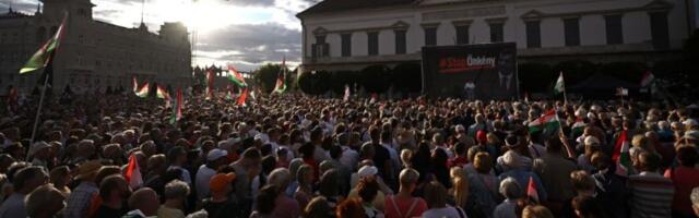 Orbanove pristalice na ulici! Digle glas zbog smene predsednika