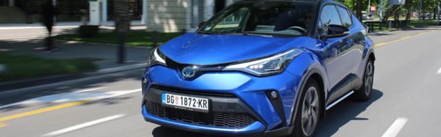 TEST: Toyota C-HR 2,0 Hybrid Dynamic Force C-LUB