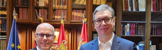 O EKONOMSKOJ SARADNJI SRBIJE I NEMAČKE: Predsednik Vučić se sastao sa poslanikom Bundestaga Peterom Bajerom (FOTO)