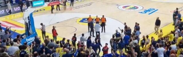 Šok u Istanbulu: Teška povreda najboljeg beka Evrope (VIDEO)