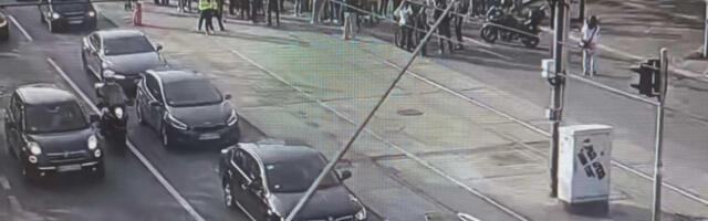 MALTRETIRAJU GRAĐANE I U NEMANJINOJ ULICI  Blokaderi sprečavaju ljude da vode normalan život! (FOTO)