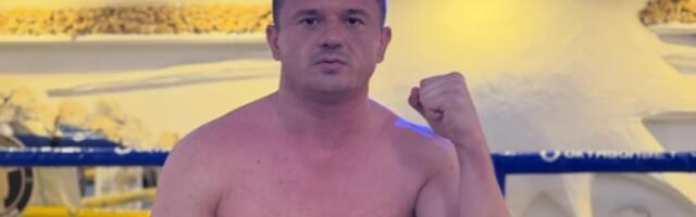 Tigar objavio prvu sliku s Jovanom Jeremić: Njena ruka na njegovom ramenu (FOTO)