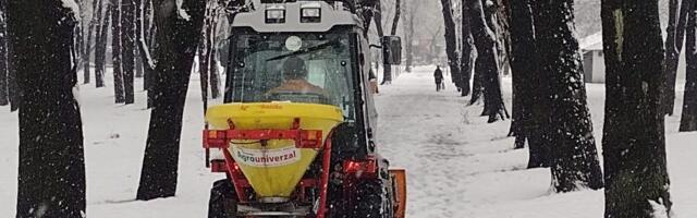 Kragujevac potpuno nespreman dočekao prvi ozbiljniji ali i očekivani sneg: Šumadijski blok 21