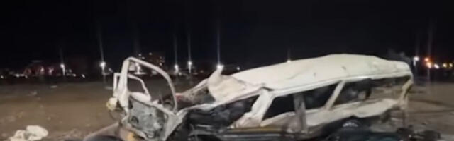 Срушио се авион који превозио нове новчанице, људи гинули скупљајући новац