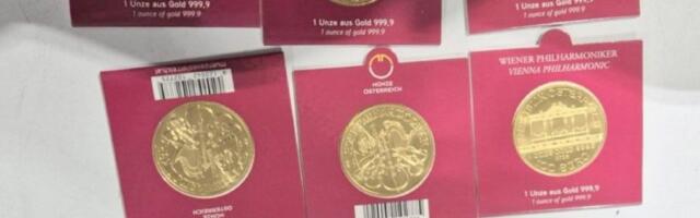 PAO PLEN OD 3 MILIONA DINARA NA BATROVCIMA: Carinici otvorili prtljag putnika i OSTALI U ŠOKU! (FOTO)