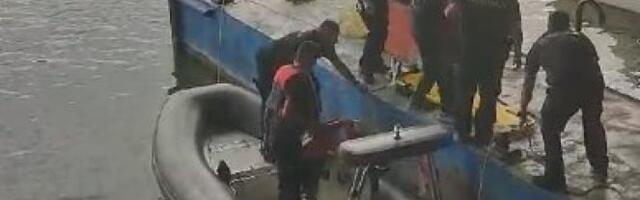 ŽENA SPAŠENA IZ TALASA SAVE! Bacila se sa Brankovog mosta, Rečna policija bila brža od smrti (VIDEO)