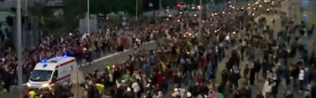 Vozač Hitne pozdravio građane i dobio ovacije (VIDEO)