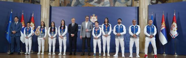 POKORILE PLANETU, DONELE SLAVU DRŽAVI: Vučić ugostio bokserke koje su donele Srbiji mngoo medalja! (FOTO)