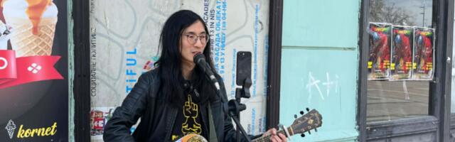 Najpoznatiji stranac u Srbiji pravi urnebesnu zabavu gde god stigne: Brate moj, kume moj! (VIDEO)