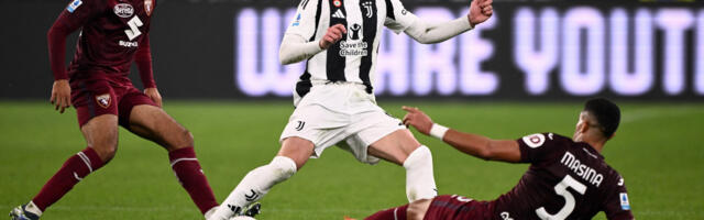 JUVENTUS – TORINO Stara dama i dalje u prednosti: Mota zamenio Vlahovića! /VIDEO/