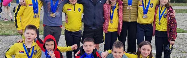 Sa takmičenja „Vojvoda Živojin Mišić“ plivači Proletera doneli 36 medalja