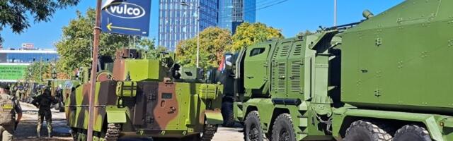 (UŽIVO) Vojska na ulicama, policijski kordon na kružnom toku: Uskoro počinje vojna parada (FOTO/VIDEO)