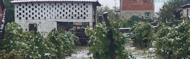 Oktobarski sneg pao u Vlasotincu