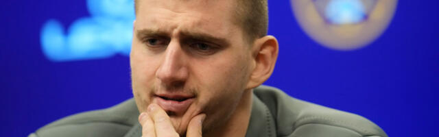 Restoran brze hrane “juri” Jokića – stigao urnebesan odgovor (FOTO)