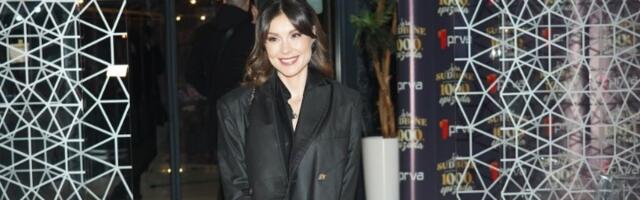 "Zahvalna što sam HRIŠĆANKA": Dragana Mićalović objavila fotku ispred MANASTIRA i pokazala POSNI RUČAK koji joj je mama poslala (FOTO)