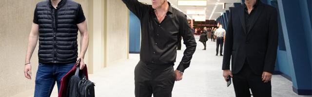 Evo ko je najviši pevač na estradi, ima skoro dva metra: Mogu da mu pariraju samo dvojica kolega