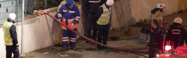 Две зграде се срушиле у Истанбулу, у току потрага за двема особама