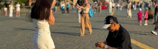 Fudbaler zaprosio devojku koju je hteo da zadavi, zbog optužbe za pokušaj ubistva bio u zatvoru