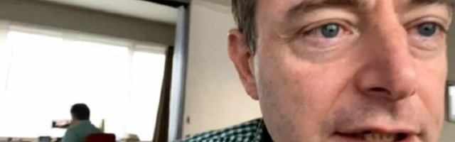 HIT Gradonačelnik na intervjuu u donjem vešu (VIDEO)