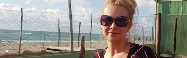 GUSTI DIM PREKRIO PLAŽU: Glumica snimila požare u Crnoj Gori, vatrogasci ne mogu da obuzdaju vatru