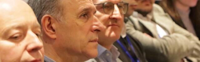 SRCE: Hajka na policajku zbog legitimisanja, a stimulacija kolegama koje čuvaju Ćacilend