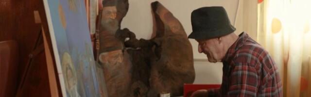 BRATISLAV OSLIKAVA KAMEN, ZRNO PŠENICE, OPANAK - PA ČAK I MRAVA! Umetnik iz Vučja četkicom iz srca stvara, a dela izlaže POD VODOM! (VIDEO)