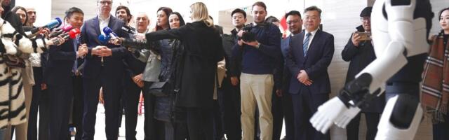 Humanoidni roboti proizvodiće se u Srbiji, "potvrdio" i robot Luka