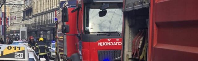 NASTRADAO MUŠKARAC U POŽARU NA KONJARNIKU! Ekipa Hitne pomoći mogla samo da konstatuje smrt!