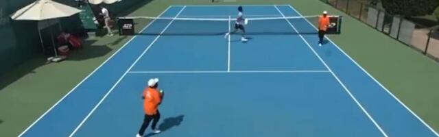 Udar rakete prekinuo teniski meč: Pogledajte kako teniseri i skupljači beže, sudija u panici napustio teren!