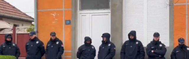 Полиција кућу и посед обезбеђује од насртљивих блокадера