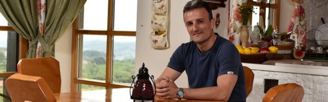 POBEGAO IZ BEOGRADA NA KOSMAJ: Naš pevač napravio raj daleko od grada, sam uredio ceo enterijer, a pogled sa terase ostavlja bez daha