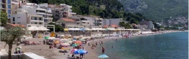 DRAMA U SUTOMORU! Vozio pešačkom zonom, pa se zakucao u baštu kafića!