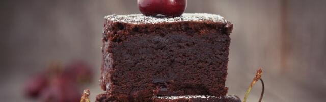 Kolač od višanja u sirupu od proseka! Topi se u ustima