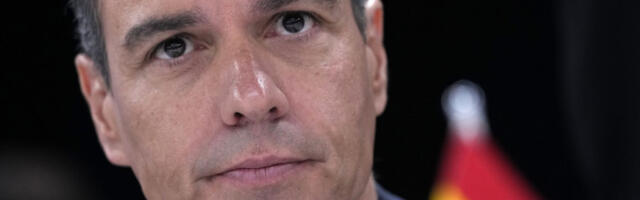 NACIJA PLAČE ZBOG TRAGEDIJE NA PRUZI: Premijer odjavio Davos, na mesto nesreće dolaze kralj i kraljica