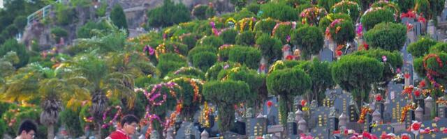 Kina oplakuje pale heroje tokom Ćingming festivala