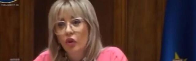 Ministarka želela da upozori na probleme koje interent nosi i potpuno se pogubila