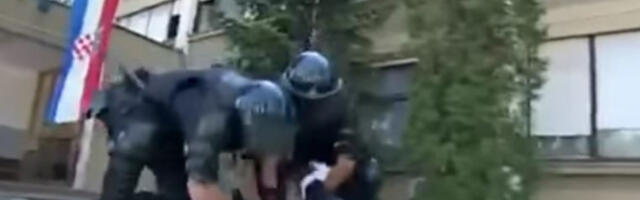 DVA SRBINA U AUTU REZALA TREĆEG! Policija tokom rutinske kontrole razotkrila horor! Sve im bilo sumnjivo jer je auto bio parkiran OVDE