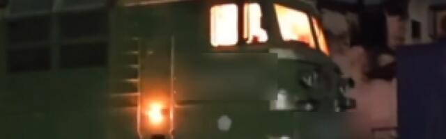 PROUKRAJINSKI DIVERZANTI ZAPALILI VOZ KOJI JE VUKAO MUNICIJU NA FRONT! Ključa sve u Rostovu, isplivali snimci (VIDEO)