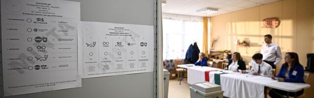 MAĐARSKI POLITIČAR DOŠAO NA GLASANJE U BADEMANTILU! Neverovatan prizor na biralištu: Pogledajte šta drži u ustima (FOTO)