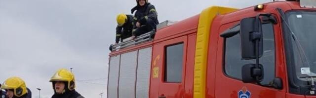 Težak udes kod Titela: Izvučene dve osobe iz zgužvanog automobila