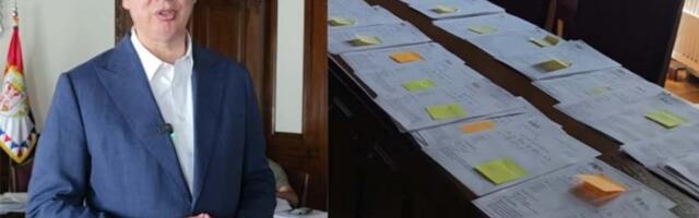 PRIMLJENO VIŠE OD 7.200 PRIJAVA: Predsednik Vučić pokazao kako se sortira materijal sa platforme "Ko si bre ti" (VIDEO)