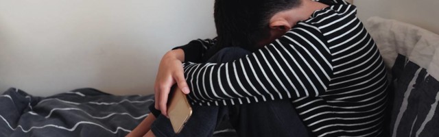 Osnovci iz Bačkog Jarka su terali druga sa posebnim potrebama da ih oralno zadovoljava - snimali sve i delili drugima