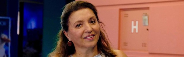Ljudi je kritikovali zbog golotinje, a nju baš briga - Mirjana Karanović ponovo dominira na nudističkoj plaži