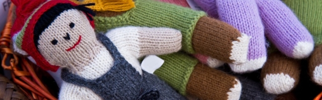 Učiteljica isplela lutkice po liku svojih učenika jer su joj nedostajali za vreme pandemije (FOTO)