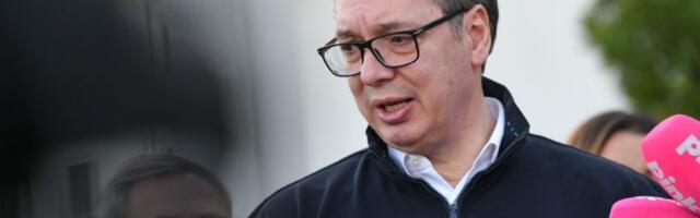 Vučić obilazi kasarnu i šalje poruku: Veći priliv vojnika, imamo veoma moćno oružje koje nas štiti od udara agresora