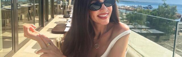 Voditeljku našminkao sin, pa se uslikali u raskošnom domu: Tu je i jelka, uživaju zajedno "Sami kod kuće"