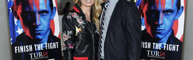 Suprug se dopisivao sa Epstajnom, zatražila razvod bez razmišljanja: Slavna pevačica oglasila se o svojoj odluci