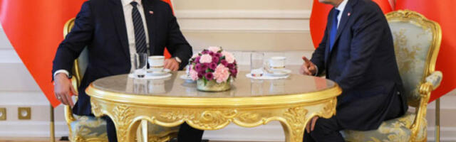 Пред­сед­ник и пре­ми­јер воде бит­ку око будућег правца Пољске