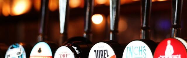 Britanskim pabovima preporučeno da služe toplije pivo radi uštede struje: Da li biste glasali za Hitlera ili za Epstina?