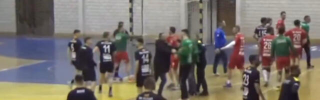 Ludnica na meču u Crnoj Gori: Nokautirao jednog igrača, drugog udario pesnicom, pa krenuo na predsednika